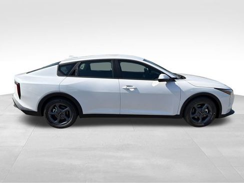 New 2026 Kia K4 FWD image 8