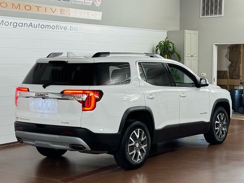 Used 2023 GMC Acadia SLE w/ Driver Convenience Package image 3