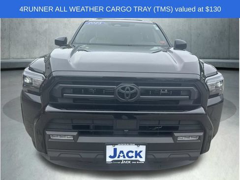 Used 2025 Toyota 4Runner SR5 AWD/4WD image 11