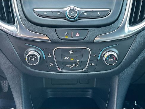 Used 2023 Chevrolet Equinox LT image 24