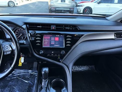 Used 2019 Toyota Camry SE image 13