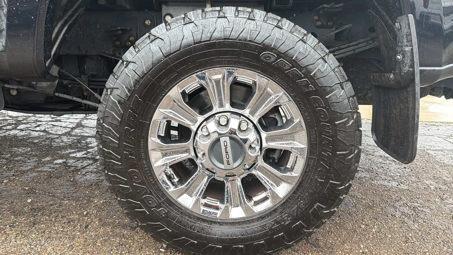 Used 2019 Ford F350 XLT w/ XLT Premium Package AWD/4WD image 2