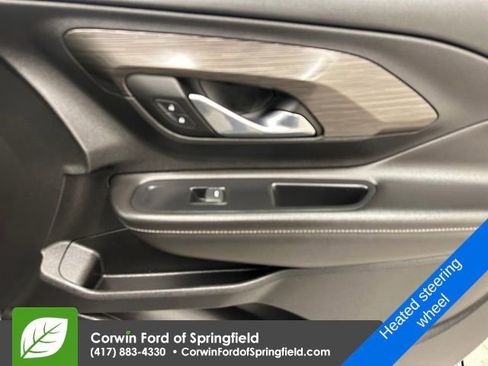 Used 2023 GMC Terrain SLT image 11