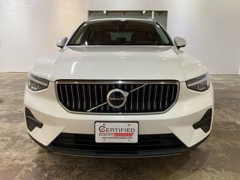 Used 2025 Volvo XC40 B5 Core AWD/4WD image 8