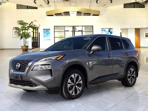Used 2023 Nissan Rogue SV FWD image 1