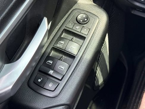Used 2020 RAM 1500 Big Horn AWD/4WD image 23