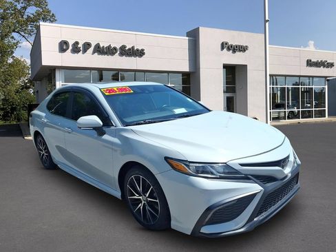 Used 2024 Toyota Camry SE FWD image 1