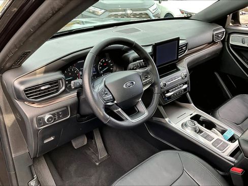 Used 2020 Ford Explorer Limited image 17