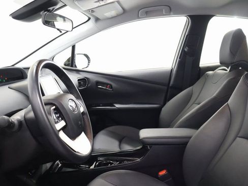 Used 2018 Toyota Prius Prime Premium image 13