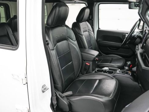 Used 2020 Jeep Wrangler Unlimited Sahara image 24