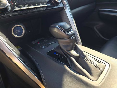 Used 2021 Toyota Venza XLE image 36