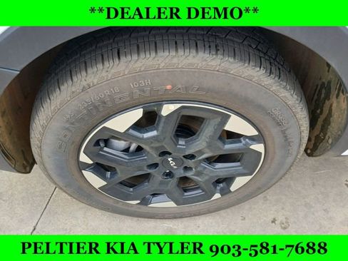 New 2025 Kia Sorento S w/ Panoramic Sunroof Package image 4