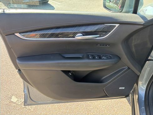 Used 2022 Cadillac XT6 Premium Luxury image 20