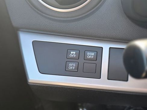 Used 2013 MAZDA MAZDA3 i Grand Touring w/ Tech Pkg image 32