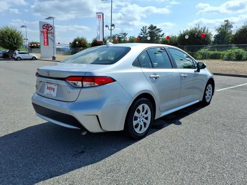 Used 2020 Toyota Corolla LE FWD image 4