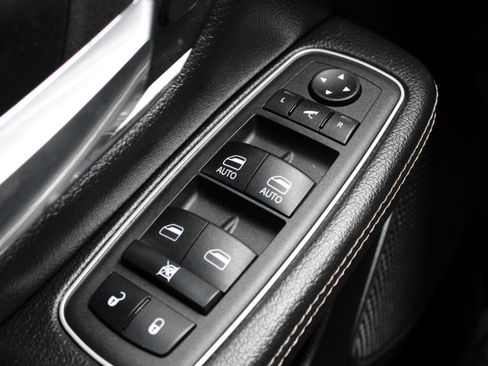 Used 2023 RAM 1500 Laramie image 20