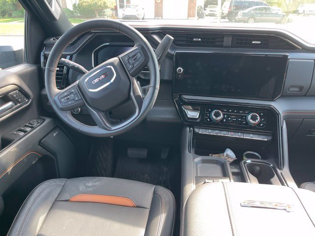 Used 2024 GMC Sierra 2500 AT4 w/ Technology Package AWD/4WD image 10