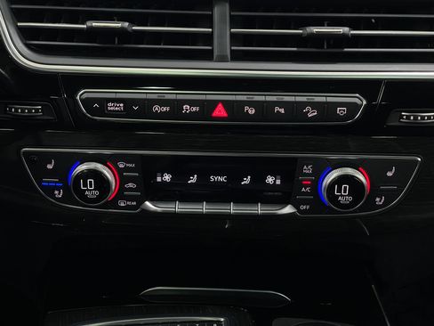 Used 2019 Audi Q7 3.0T Prestige w/ Prestige Package AWD/4WD image 25