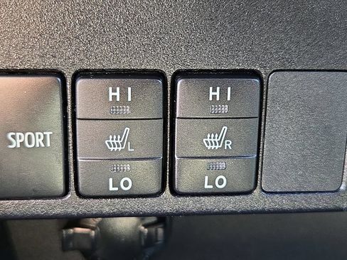 Used 2014 Toyota RAV4 Limited w/ Technology Package AWD/4WD image 26