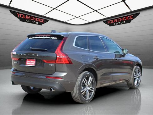 Used 2019 Volvo XC60 T5 Momentum w/ Multimedia Package image 5