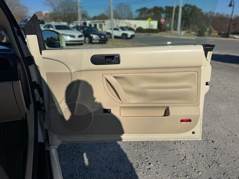 Used 2004 Volkswagen Beetle GLS image 19