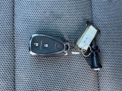 Used 2023 Chevrolet Traverse LT image 21