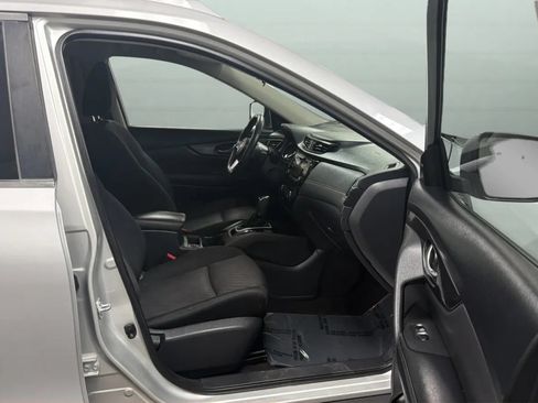 Used 2017 Nissan Rogue SV FWD image 22
