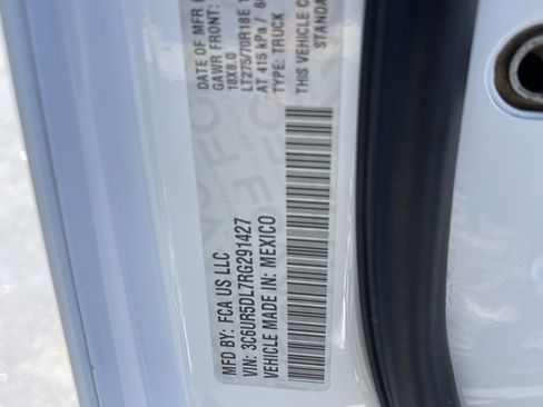 Used 2024 RAM 2500 Big Horn AWD/4WD image 43