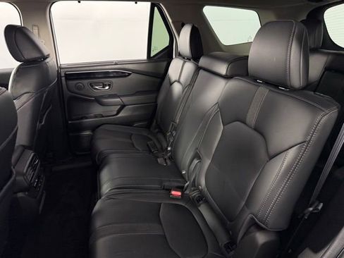 Used 2025 Honda Pilot EX-L image 16