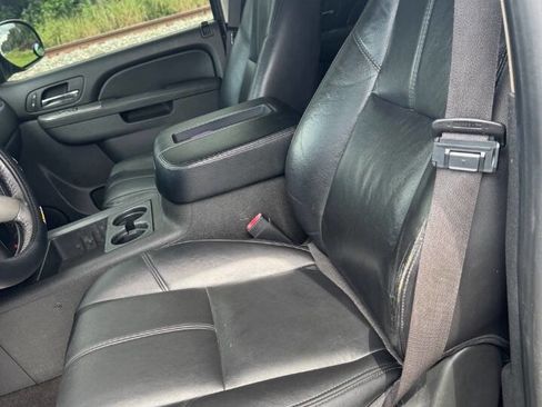 Used 2010 Chevrolet Avalanche LT w/ Suspension Package, Off-Road image 16