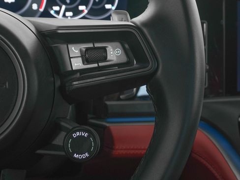 Used 2026 Porsche Panamera image 21