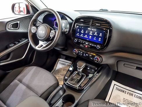 Used 2025 Kia Soul S FWD image 31