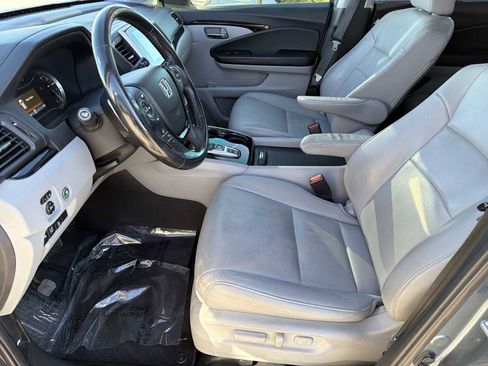 Used 2017 Honda Pilot Touring image 14