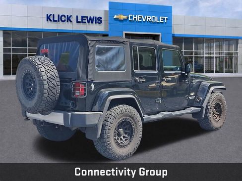 Used 2014 Jeep Wrangler Unlimited Sahara w/ Connectivity Group AWD/4WD image 8