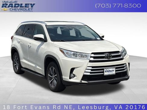 Used 2018 Toyota Highlander XLE AWD/4WD image 8