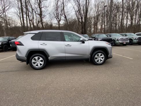 Used 2021 Toyota RAV4 LE image 16