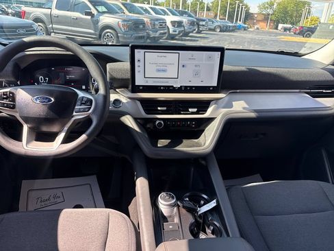 Used 2026 Ford Explorer Active RWD image 19