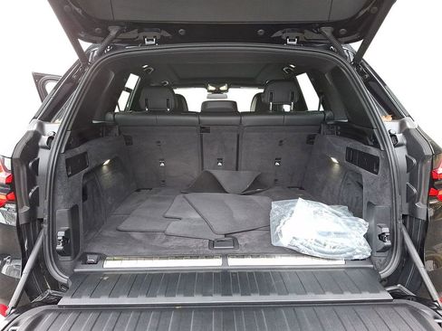 Used 2024 BMW X5 xDrive50e image 29