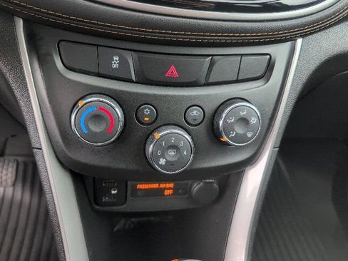 Used 2022 Chevrolet Trax LS w/ Tint and Cruise Package AWD/4WD image 26