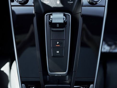 Used 2024 Porsche 911 Carrera 4S w/ Premium Package image 63