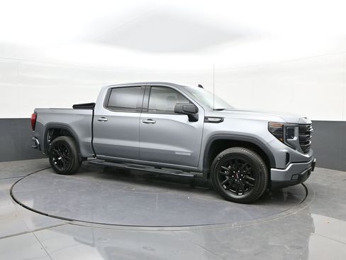Used 2024 GMC Sierra 1500 Elevation w/ LPO, Elevation Black Package image 17