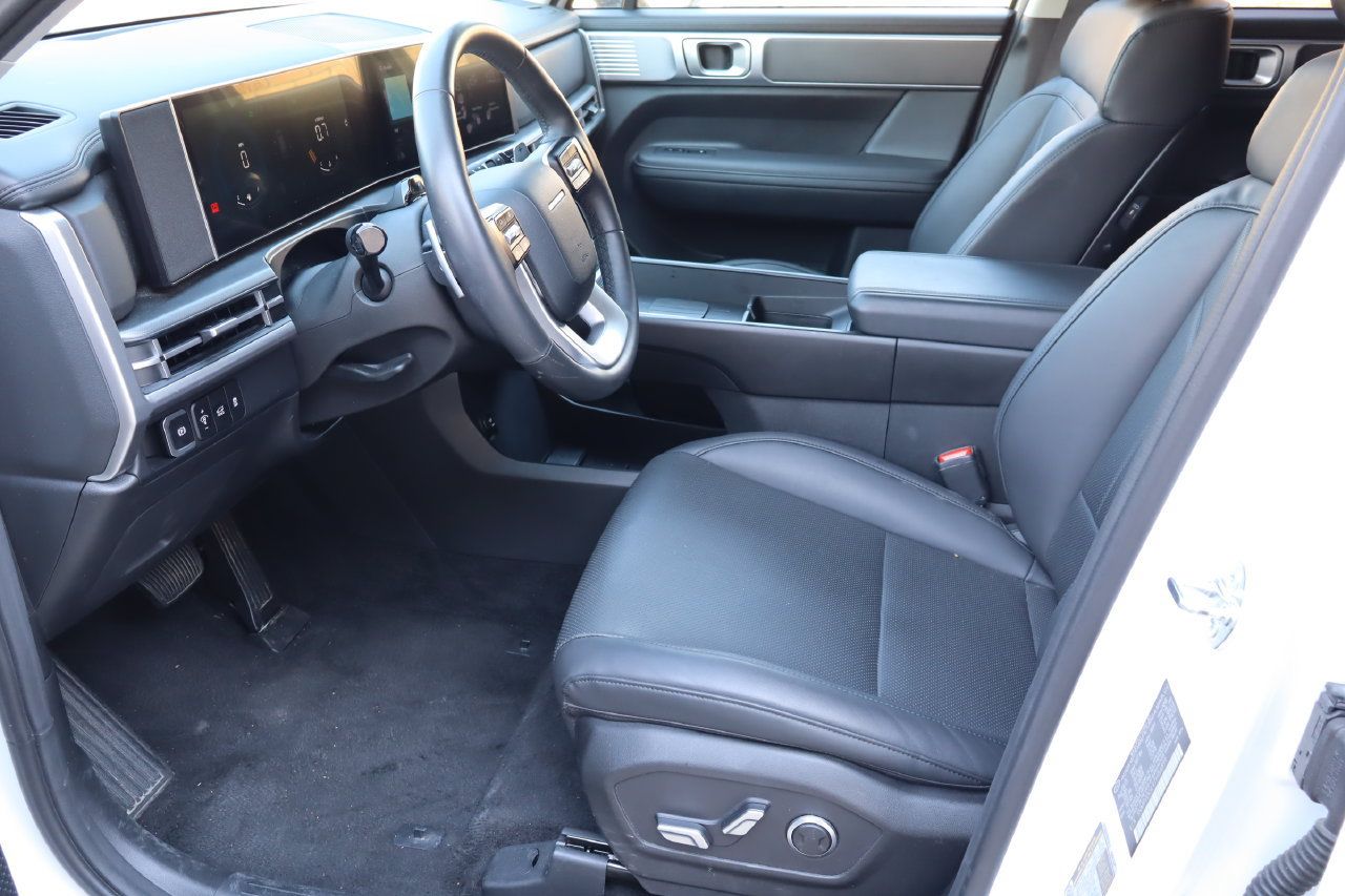 Used 2026 Hyundai Santa Fe SEL AWD/4WD image 16