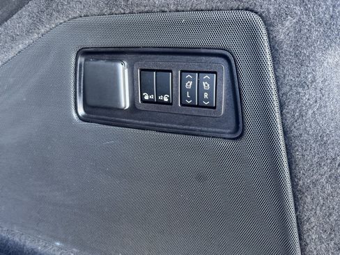 Used 2023 Cadillac Escalade ESV Sport Platinum w/ LPO, ONYX Package image 38