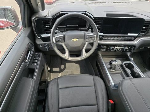 Used 2025 Chevrolet Silverado 1500 LTZ w/ LTZ Convenience Package II AWD/4WD image 19