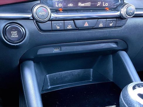 Used 2019 MAZDA MAZDA3 Hatchback image 14