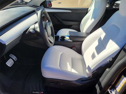 Used 2023 Tesla Model Y Performance image 20