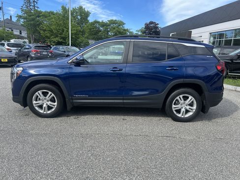 Used 2022 GMC Terrain SLE w/ Driver Convenience Package AWD/4WD image 8