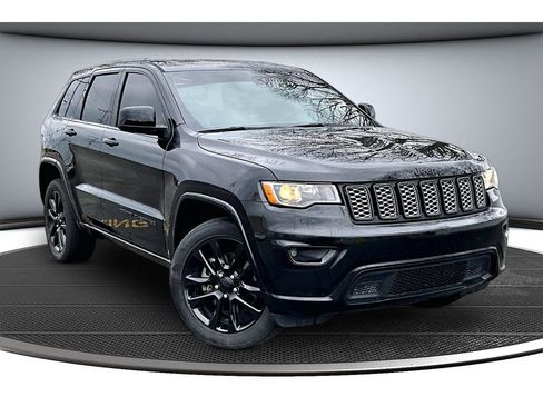 Used 2021 Jeep Grand Cherokee Laredo X image 13