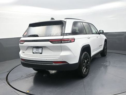 New 2026 Jeep Grand Cherokee Altitude AWD/4WD image 9