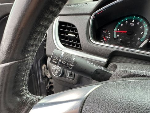 Used 2016 Chevrolet Traverse LT image 26